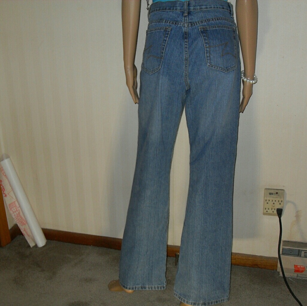 Zena Jeans - Picture 3 of 4